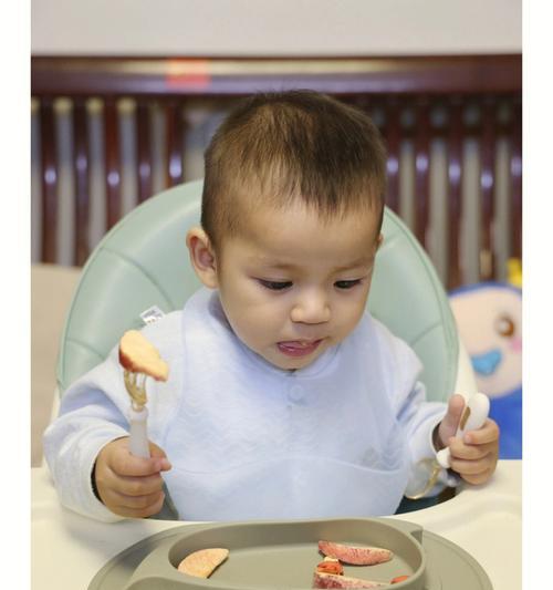 宠物小鸭子的美食大揭秘（探究小鸭子饮食习惯与营养需求，助你成为妥妥的小吃货！）