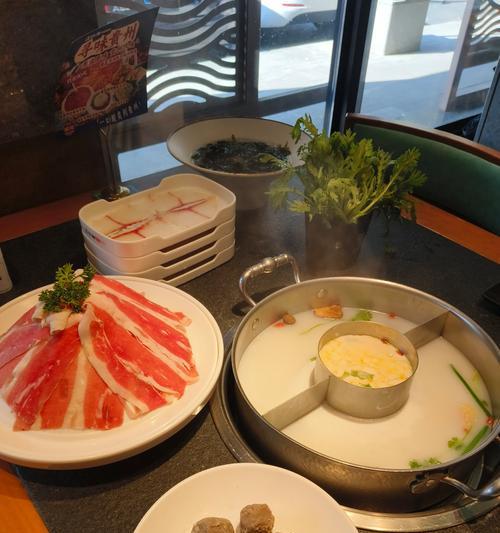 以鱼不吃食的原因及其影响（探究鱼类为何不食饵料的原因及对养殖业的影响）