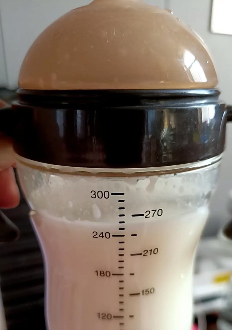 腊肠犬的饮水需求与注意事项（探寻腊肠犬喝水的时间和量以及保持水源清洁的关键）